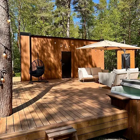 Telise Tinyone Is A Modern Forest With A Cozy Hot Tub Holiday home Voola
